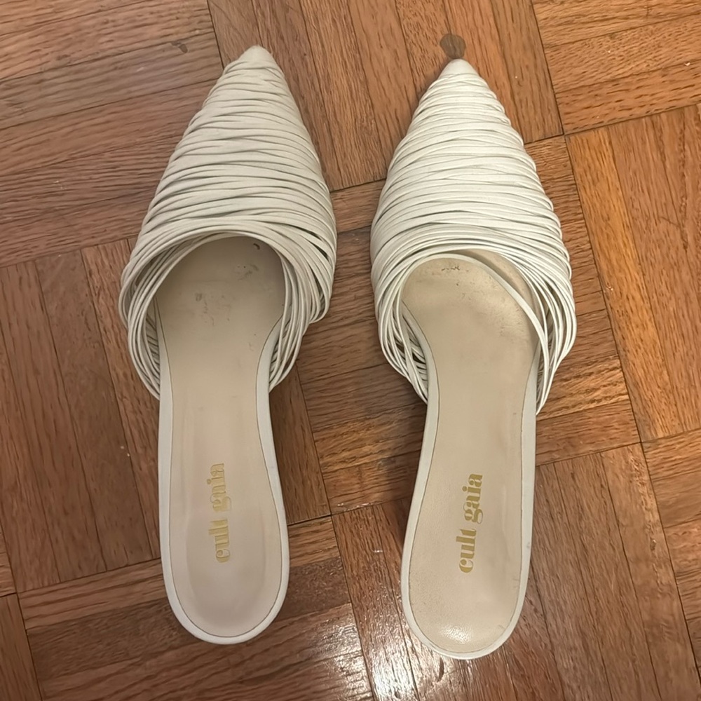 White 2.5” gold mules